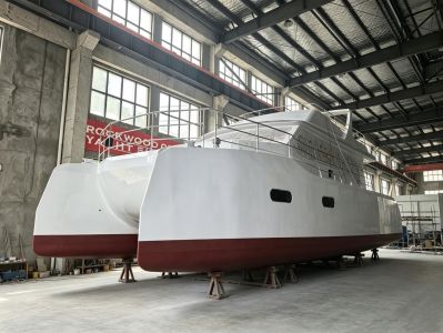 锂电巨头欣旺达与大连海事大学联合打造16.6米电动双体游艇即将在大连下水运营